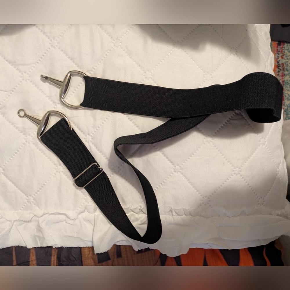 NWOT Black Elastic Adjustable Belt